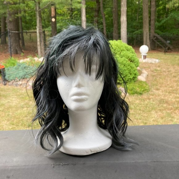 RENE OF PARIS, gorgeous wig, black-gray with a slight blue tint highlights - Picture 9 of 9